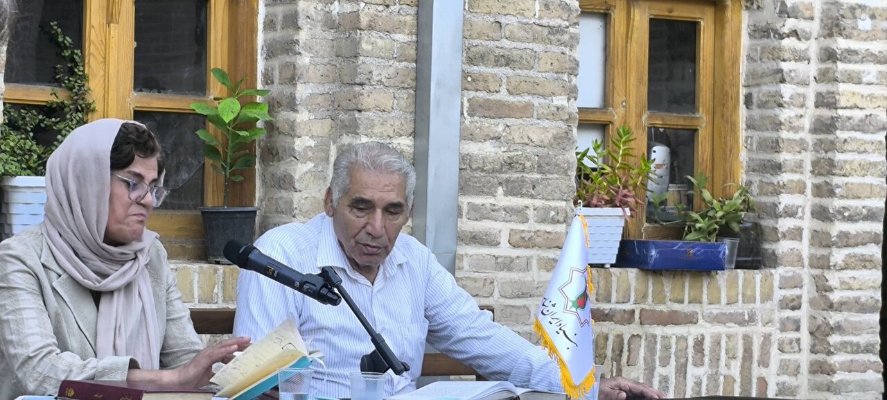 نشست نظامیخوانی در بنیاد ایرانشناسی شعبه لرستان با حضور مسئولان فرهنگی استان