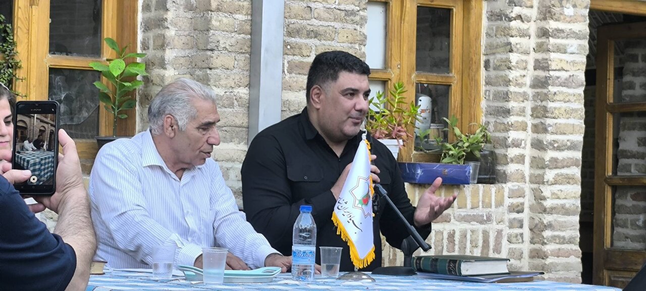نشست نظامیخوانی در بنیاد ایرانشناسی شعبه لرستان با حضور مسئولان فرهنگی استان