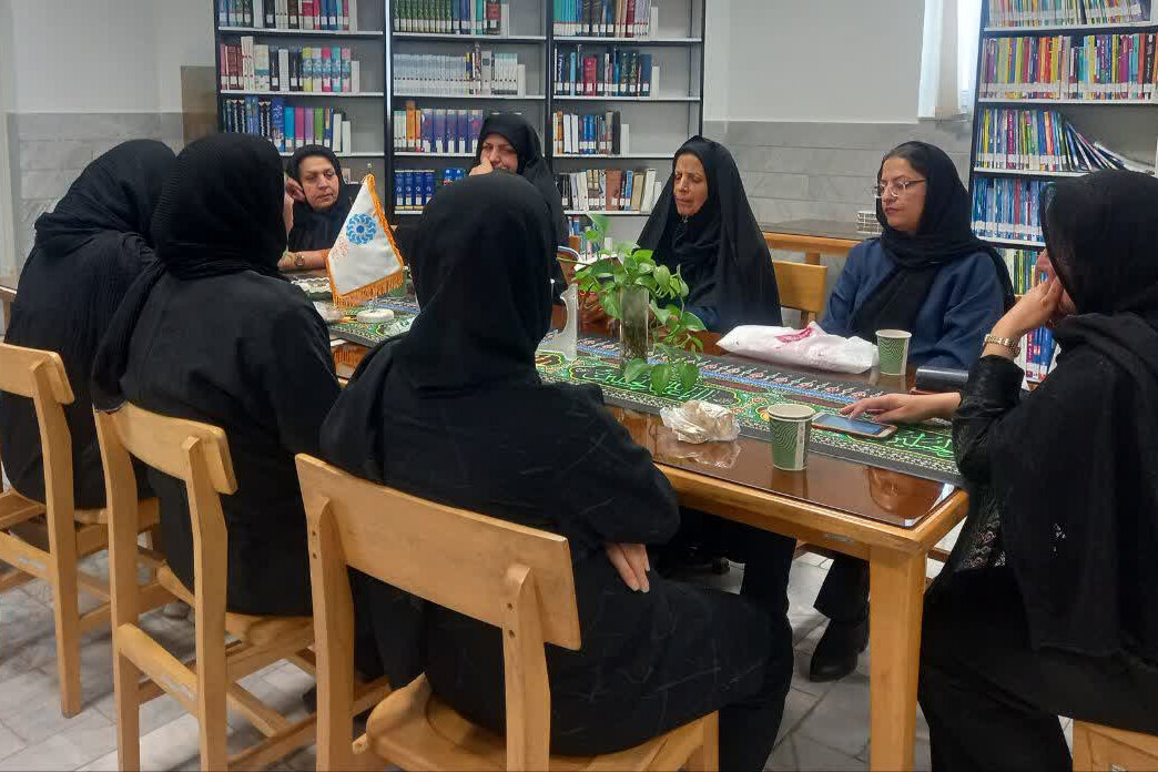 نشست‌های مطالعاتی محرم در کتابخانه عمومی شهدای سنجان