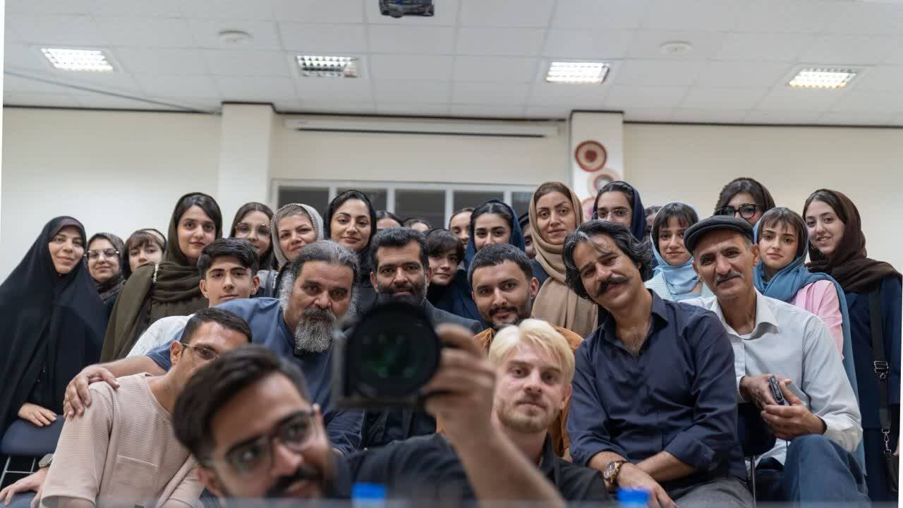 کارگاه تخصصی عکاسی در کتابخانه محمد مفیدی مستوفی شهرستان بافق برگزار شد