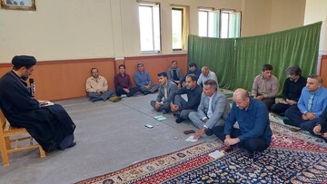 برگزاری زیارت عاشورا در اداره‌کل کتابخانه‌های عمومی کهگیلویه و بویراحمد