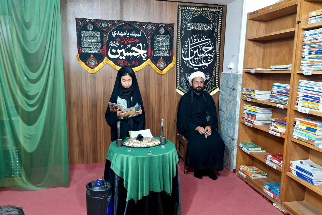 ویژه‌برنامه آشنایی کودکان با فرهنگ عاشورا در کتابخانه صفی‌آباد برگزار شد