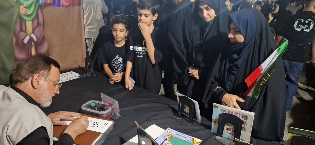 برپایی غرفه فرهنگی در مراسم عزاداری ایام محرم در تجمعات شبانه ملارد