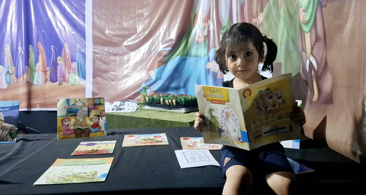 برپایی غرفه فرهنگی در مراسم عزاداری ایام محرم در تجمعات شبانه ملارد