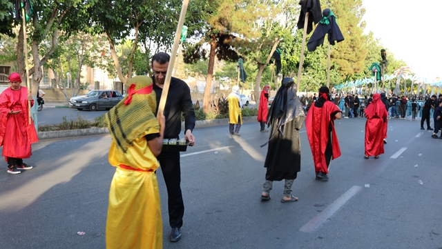 برپایی موکب پذیرایی کتابخانه عمومی امام خمینی(ره) سمنان