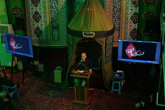 شب شعر و مرثیه‌خوانی با نوای شاعران آیینی برگزار شد
