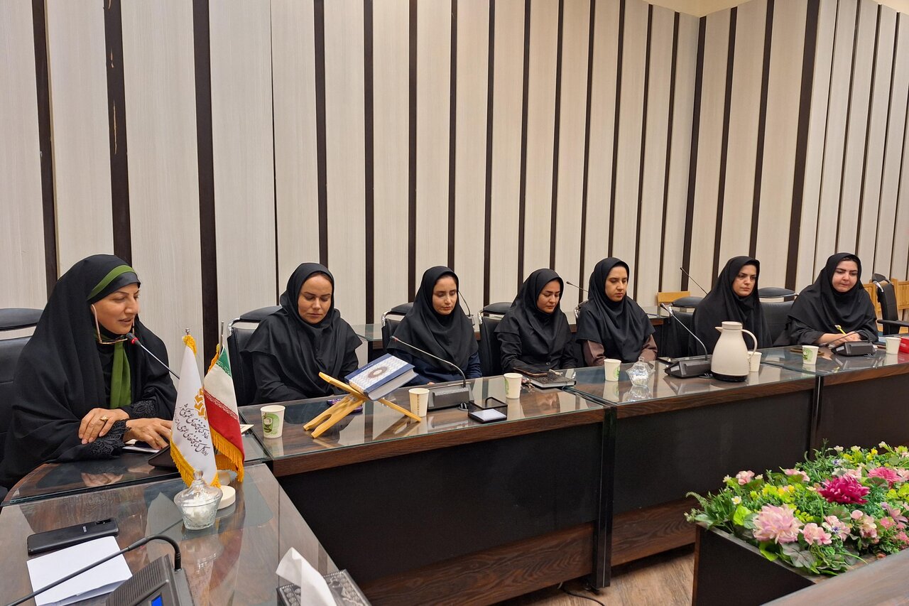 بررسی برنامهها و مسائل کتابخانههای عمومی استان ایلام در شورای اداری