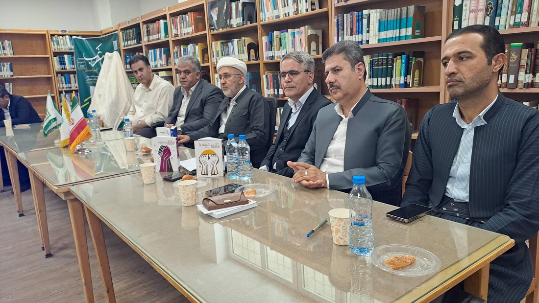آیین معرفی و رونمایی از مجموعه کتاب‌های «روایت فاتحان غرب کردستان» در شهرستان بانه برگزار شد