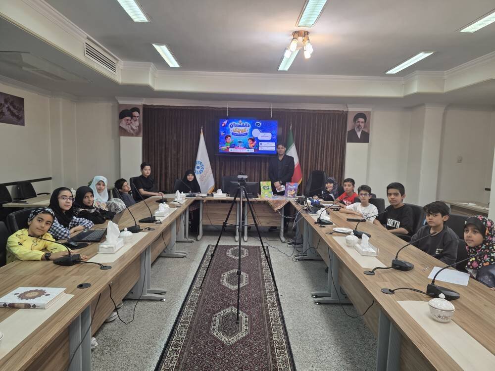 دوره آموزشی «دانشمند کوچک» در کتابخانه مرکزی همدان