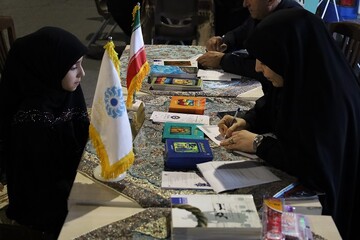 برپایی میز خدمت کتابخانه‌های عمومی آذربایجان غربی در طرح «رزمگاه‌های شبانه» ارومیه