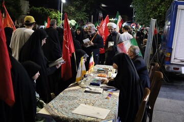برپایی میز خدمت کتابخانه‌های عمومی آذربایجان غربی در طرح «رزمگاه‌های شبانه» ارومیه