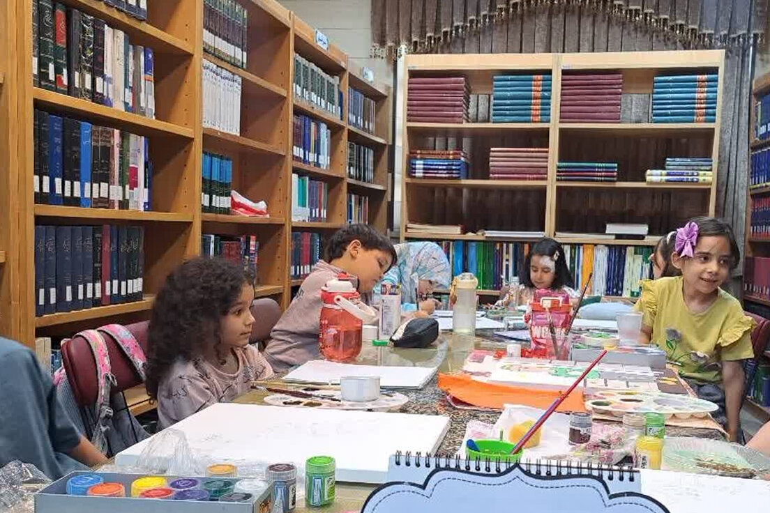 تابستانی با رنگ هنر و عطر کتاب در کتابخانههای عمومی استان مرکزی