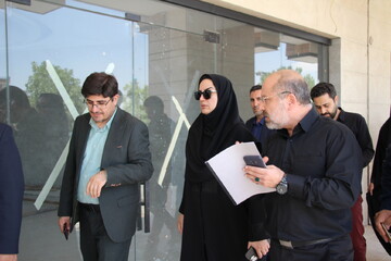 بازدید دبیرکل نهاد کتابخانه‌های عمومی کشور از کتابخانه مرکزی اراک