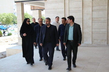 بازدید دبیرکل نهاد کتابخانه‌های عمومی کشور از کتابخانه مرکزی اراک