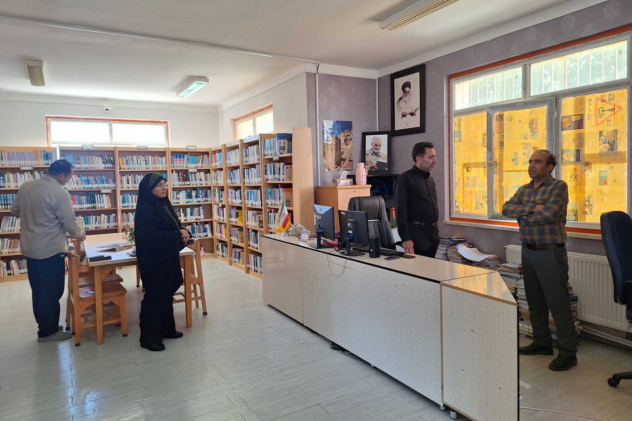 نیازهای کتابخانههای چرداول در بازدید میدانی سرپرست کتابخانههای عمومی استان بررسی شد