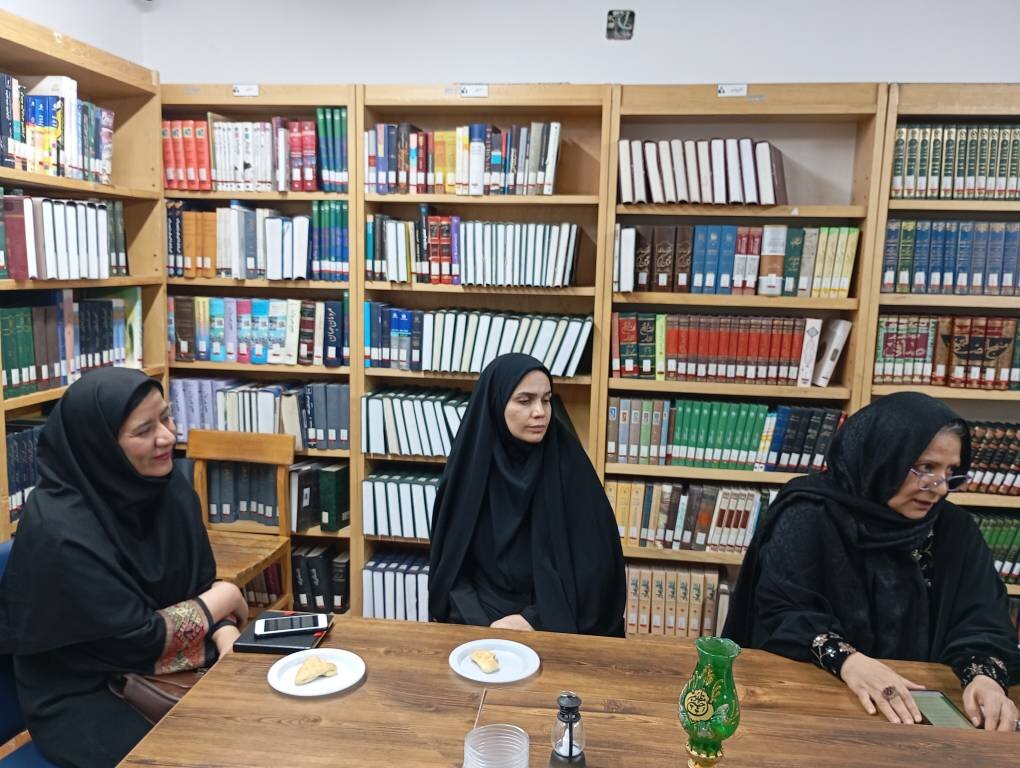 محفل ادبی «صائب نازک سخن» در کتابخانه عمومی آیت‌الله کفعمی زاهدان برگزار شد