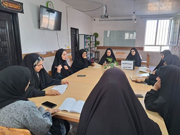 نشست کتابخوانی «دویست و یک غزل صائب» در کتابخانه عمومی شهدای ابویسان شهرستان جغتای