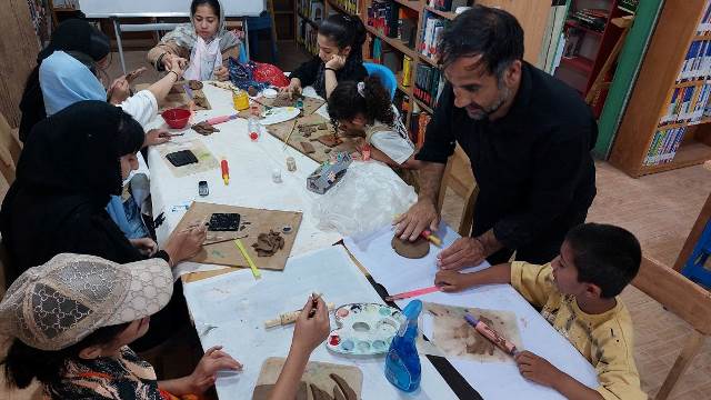 ویژه‌برنامه «در خیمه حسینیم؛ خون‌خواه و جان‌فداییم» در کتابخانه شیخ محمود مزدقانی مؤمن‌آباد برگزار شد