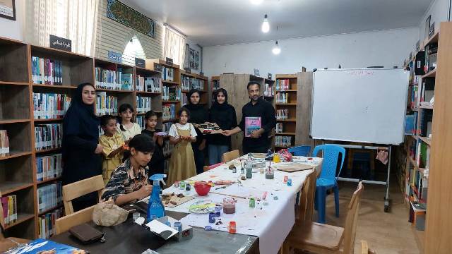 ویژه‌برنامه «در خیمه حسینیم؛ خون‌خواه و جان‌فداییم» در کتابخانه شیخ محمود مزدقانی مؤمن‌آباد برگزار شد