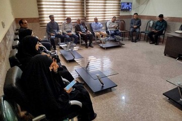 محفل شعر «باید برخاست» در دره‌شهر برگزار شد