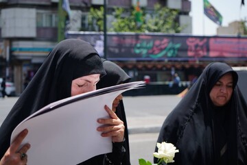 موکب «باید برخاست» نهاد کتابخانه‌های عمومی کشور در مراسم وداع و بدرقه رهبر شهید