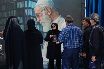 موکب «باید برخاست» نهاد کتابخانه‌های عمومی کشور در مراسم وداع و بدرقه رهبر شهید
