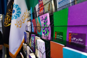 موکب «باید برخاست» نهاد کتابخانه‌های عمومی کشور در مراسم وداع و بدرقه رهبر شهید