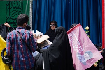 موکب «باید برخاست» نهاد کتابخانه‌های عمومی کشور در مراسم وداع و بدرقه رهبر شهید