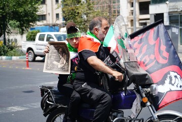 موکب «باید برخاست» نهاد کتابخانه‌های عمومی کشور در مراسم وداع و بدرقه رهبر شهید