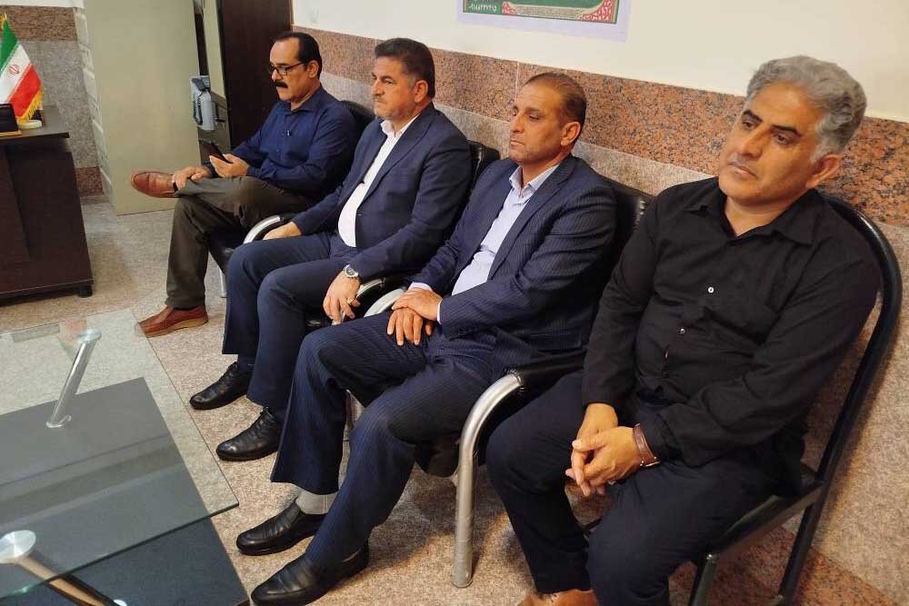 محفل شعر «باید برخاست» در درهشهر برگزار شد