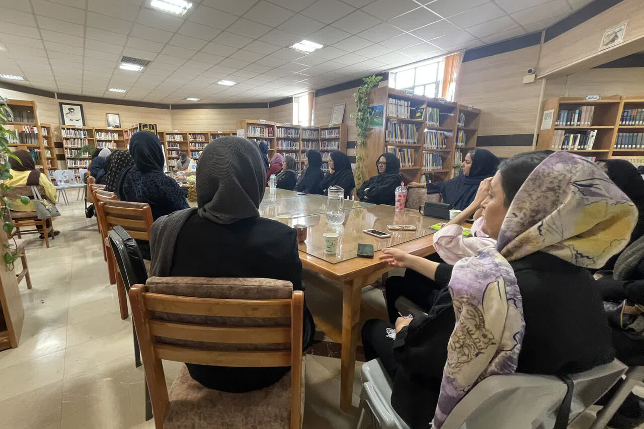 استمرار برنامههای فرهنگی و آموزشی در کتابخانههای عمومی استان مرکزی