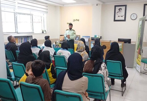 نشست تخصصی آگاهی‌بخشی به والدین در کتابخانه بعثت فرخشهر برگزار شد