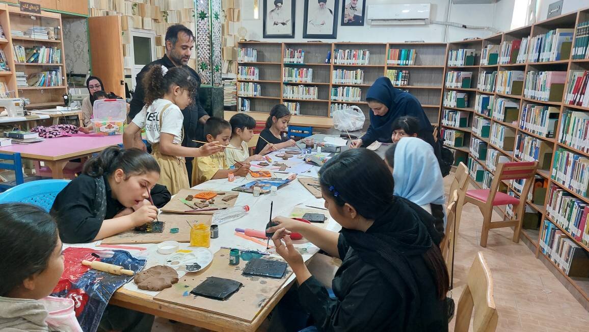 ویژه‌برنامه «در خیمه حسینیم؛ خون‌خواه و جان‌فداییم» در کتابخانه شیخ محمود مزدقانی مؤمن‌آباد برگزار شد