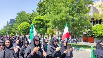 حضور مدیرکل و کارکنان کتابخانه‌های عمومی لرستان در مراسم وداع آقای شهید ایران