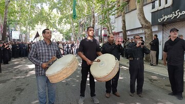 حضور مدیرکل و کارکنان کتابخانه‌های عمومی لرستان در مراسم وداع آقای شهید ایران