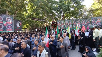 حضور مدیرکل و کارکنان کتابخانه‌های عمومی لرستان در مراسم وداع آقای شهید ایران