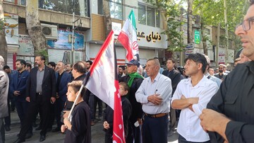 حضور مدیرکل و کارکنان کتابخانه‌های عمومی لرستان در مراسم وداع آقای شهید ایران