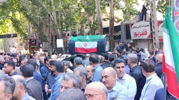 حضور مدیرکل و کارکنان کتابخانه‌های عمومی لرستان در مراسم وداع آقای شهید ایران