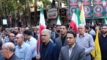 حضور مدیرکل و کارکنان کتابخانه‌های عمومی لرستان در مراسم وداع آقای شهید ایران