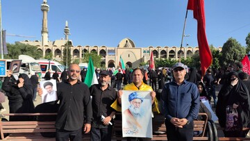 از نگین کویر تا تهران؛ حضور مدیرکل و کارکنان کتابخانه‌های عمومی یزد در مراسم وداع آقای شهید ایران