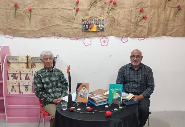 محفل ادبی «قائد شهید» در کتابخانه حافظ شهرکرد برگزار شد