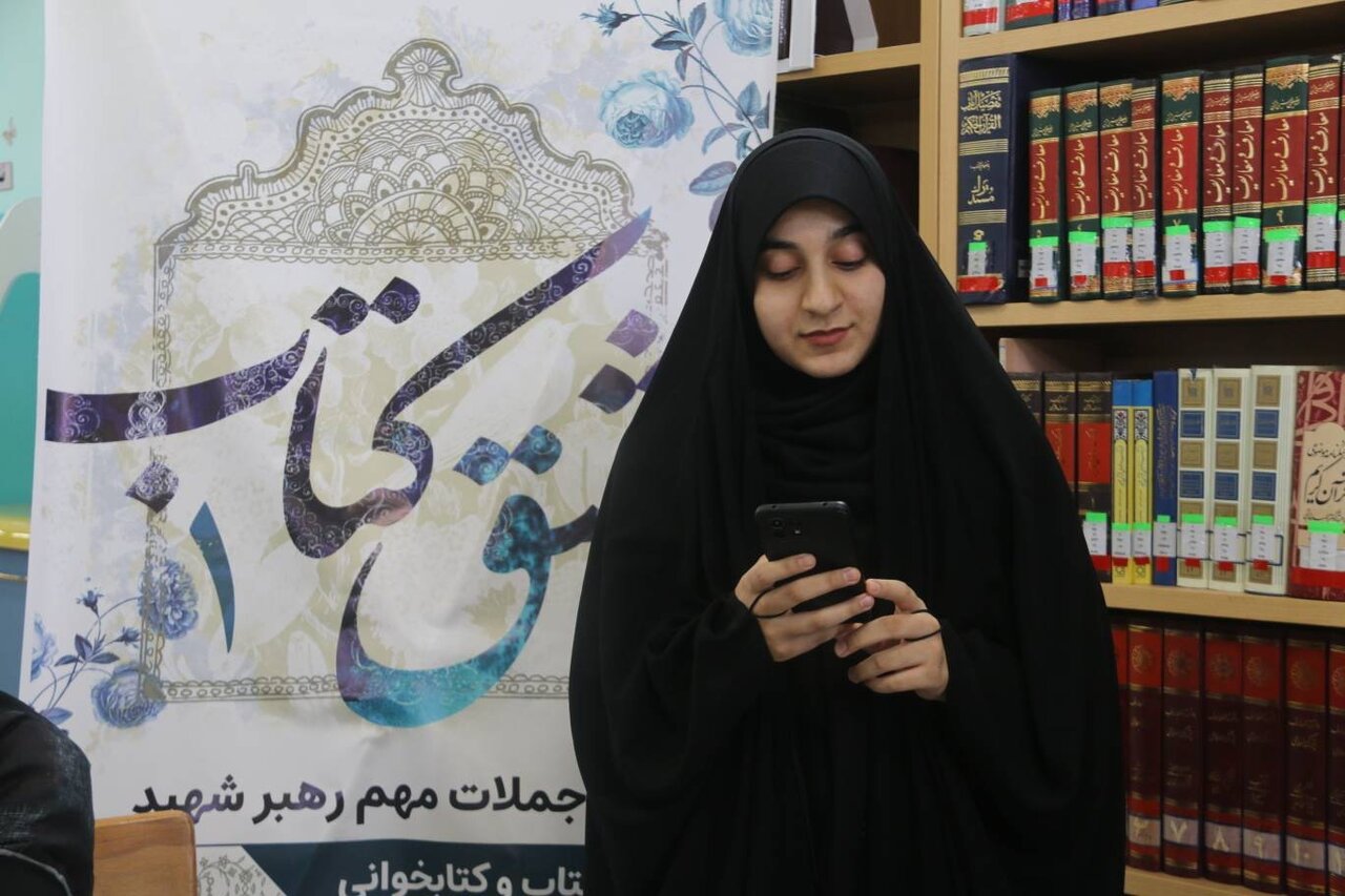 هنرِ «مشق کتاب» در کتابخانه حسینیه اعظم لار متجلی شد