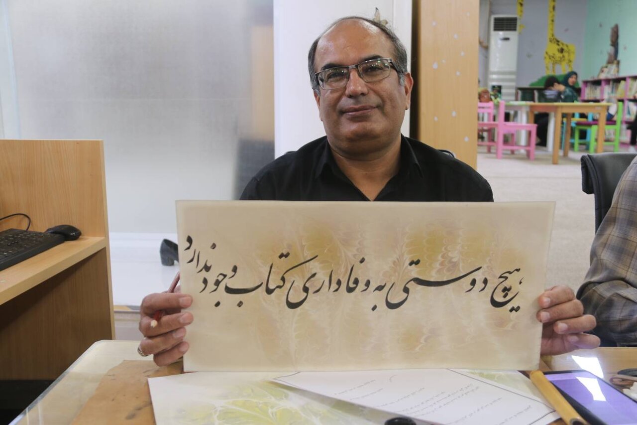 هنرِ «مشق کتاب» در کتابخانه حسینیه اعظم لار متجلی شد