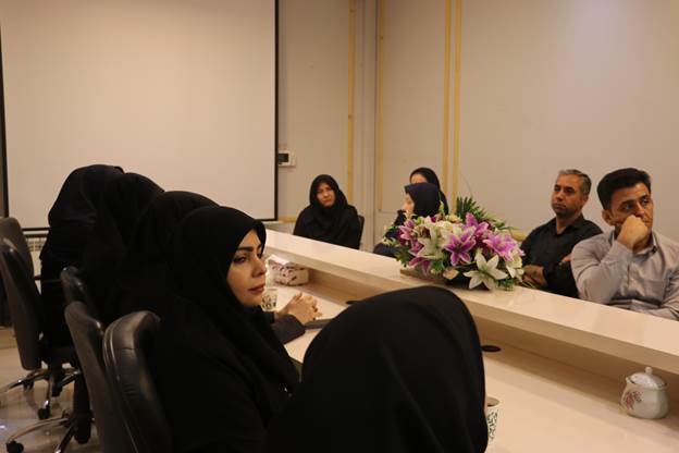 کتابداران، راویان مکتب دانایی و پاسداران میراث فکری رهبر شهید هستند