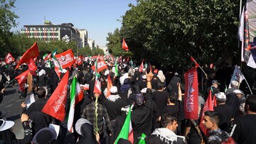 حضور کاروان کتابداران و کارکنان کتابخانه‌های عمومی آذربایجان شرقی در آیین وداع و تشییع رهبر شهید انقلاب