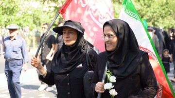 حضور کاروان کتابداران و کارکنان کتابخانه‌های عمومی آذربایجان شرقی در آیین وداع و تشییع رهبر شهید انقلاب