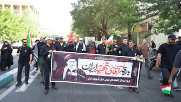 حضور کاروان کتابداران و کارکنان کتابخانه‌های عمومی آذربایجان شرقی در آیین وداع و تشییع رهبر شهید انقلاب