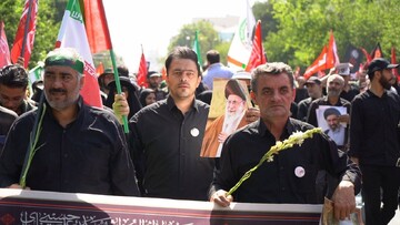 حضور کاروان کتابداران و کارکنان کتابخانه‌های عمومی آذربایجان شرقی در آیین وداع و تشییع رهبر شهید انقلاب