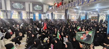 حضور باشکوه بانوان لرستان در آیین وداع با «رهبر شهید»؛ تجدید میثاق با آرمان‌های انقلاب اسلامی
