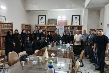 نشست ادبی